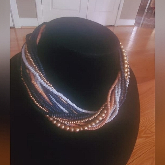 Multicolored earth tone Multiple Beaded Necklace. 🌴 - Picture 8 of 8